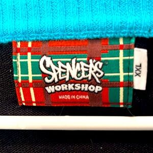 Ugly christmas Sweater lights up it’s a great sweater !